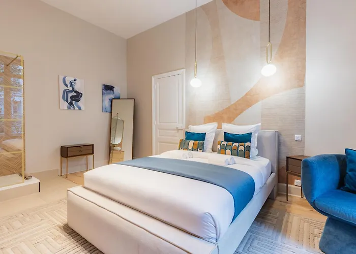 Elegant Climatise In Arc De Triomphe Apartment *