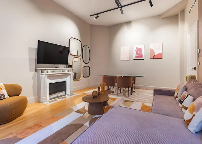 Elegant Climatise In Arc De Triomphe Apartment Paris